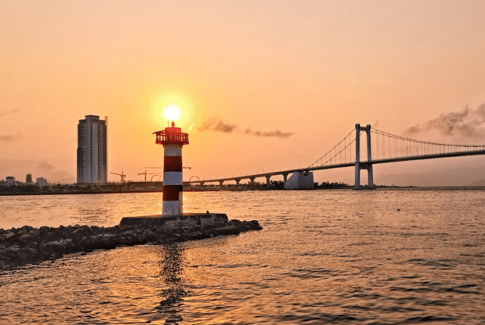 Hải đăng Thuận Phước