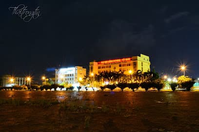 Quảng trường Thanh Niên