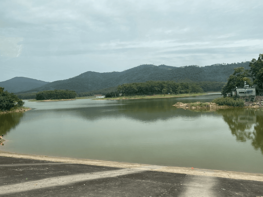 Khu Cắm Trại Hồ Yên Trung - Uông Bí - Quảng Ninh