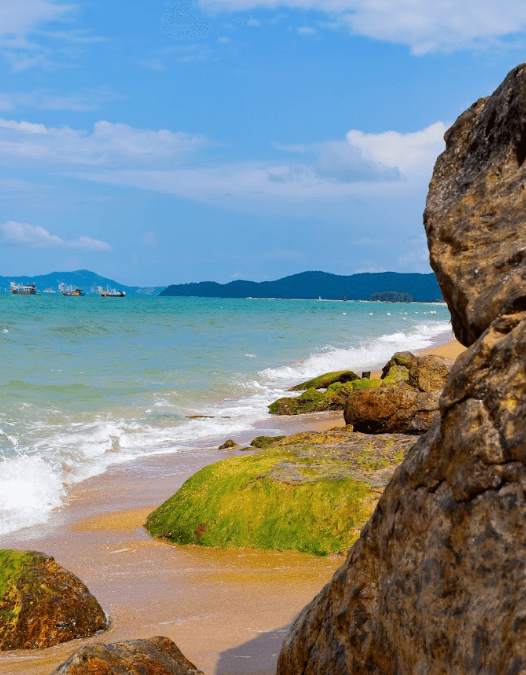 Bãi biển Hàm Rồng