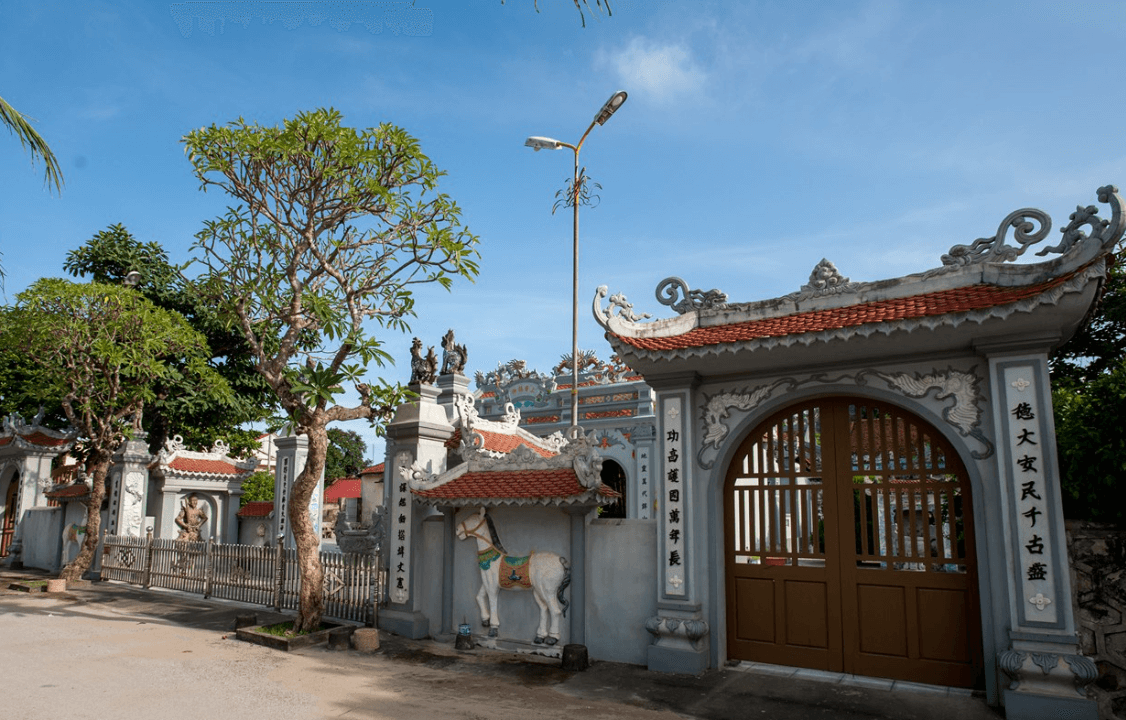 Đền Vạn Lộc - Cửa Lò - Nghệ An