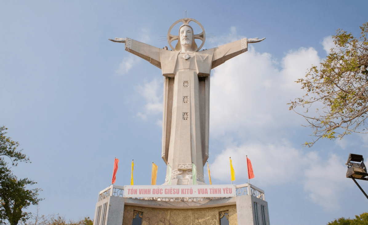 Tượng Chúa Giêsu Kito Vua - Bà Rịa - Vũng Tàu