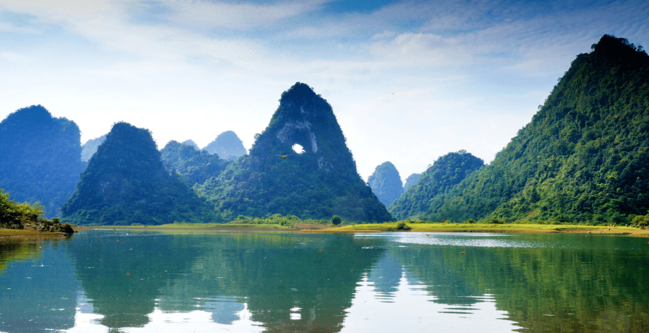 Núi Thủng Lũng Phiac - Trùng Khánh - Cao Bằng