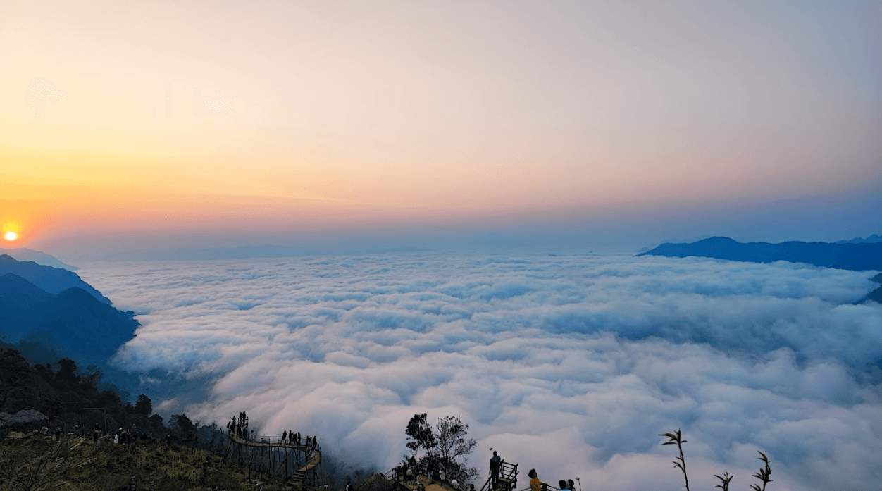 Săn Mây Hang Kia