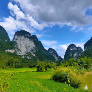 Núi thủng Đoài Dương - Trùng Khánh - Cao Bằng