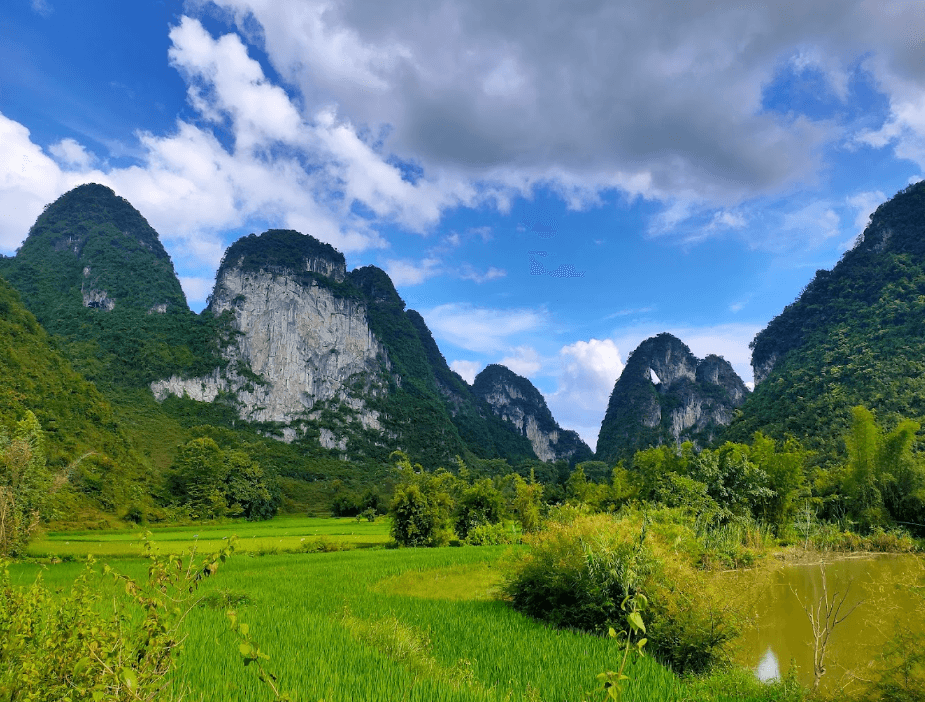 Núi thủng Đoài Dương - Trùng Khánh - Cao Bằng