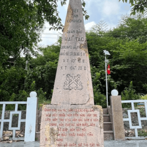 Cột mốc đảo Hải Tặc