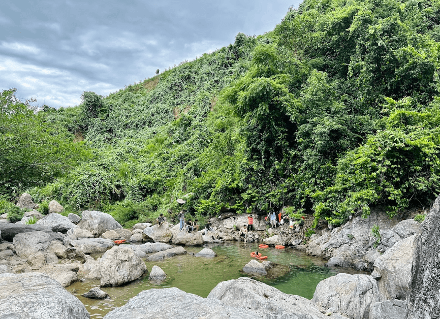 Suối Mơ Khe Răm