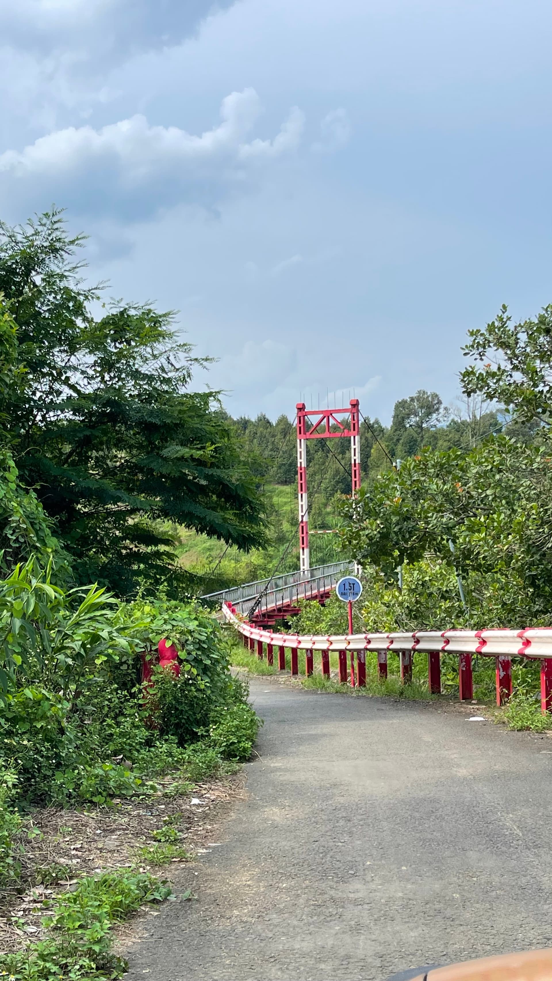 Cầu thép ở Madagui