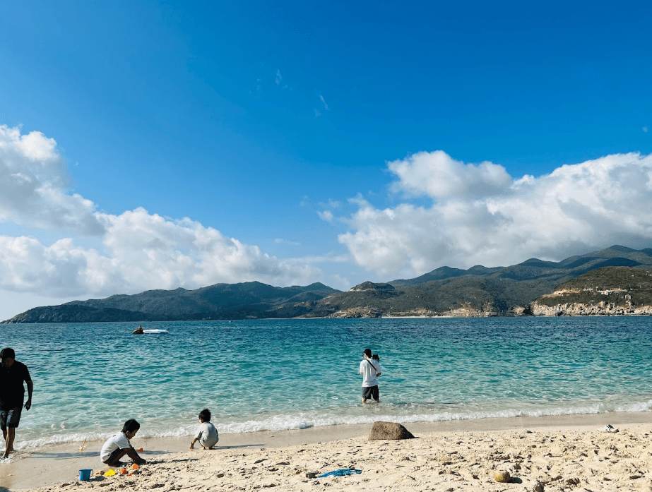 Bãi Biển Bà Bóng
