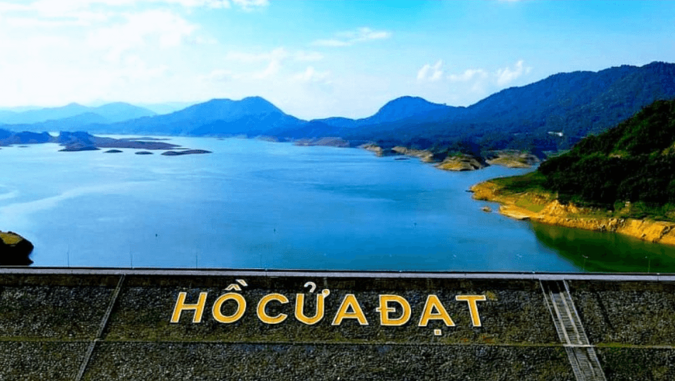 Hồ Cửa Đạt
