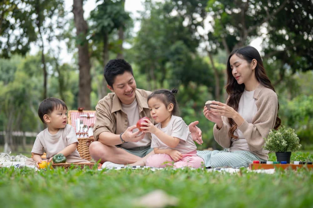 Từ thời gian màn hình đến thời gian xanh: Hoạt động gia đình giúp giảm thời gian màn hình